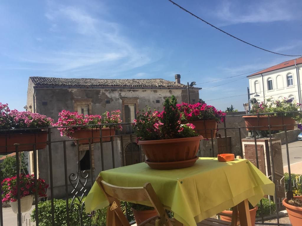 La Casa Dei Fiori Acomodação com café da manhã Montecilfone Exterior foto